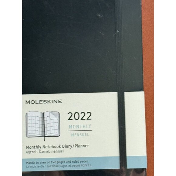 Moleskine Monthly 2022 and 2023 Monthly Overview Diary/Planner DHB12MN3Y22F - Picture 1 of 2
